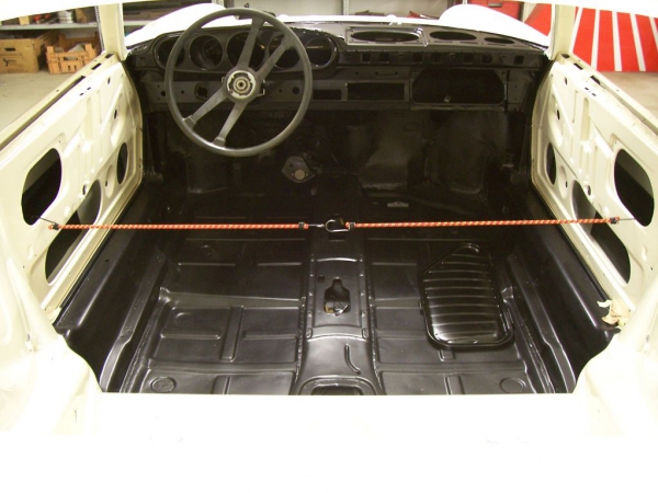 Restauration eines 68er Porsche 911 2.0 S Coupe mit Schiebedach